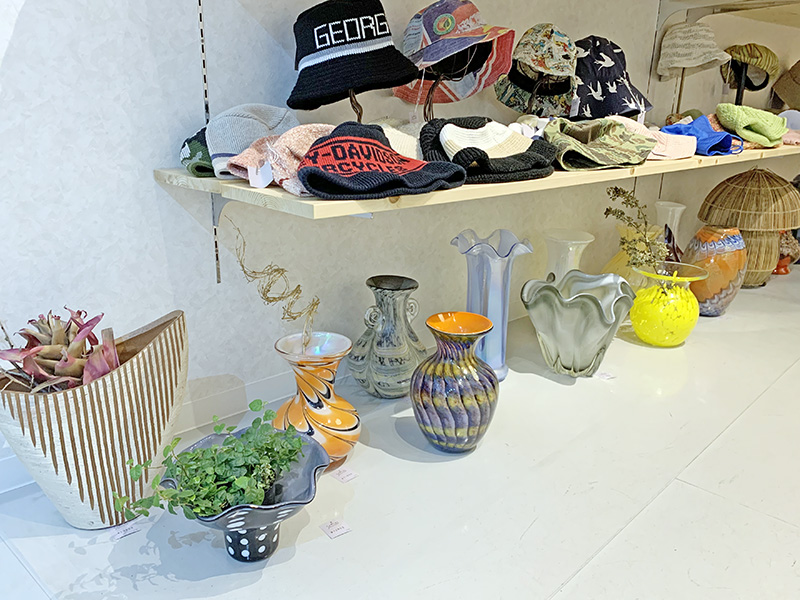 個性的な花器と帽子のお店『sowhat vintage』@下北沢 | FLEA MARKET in 